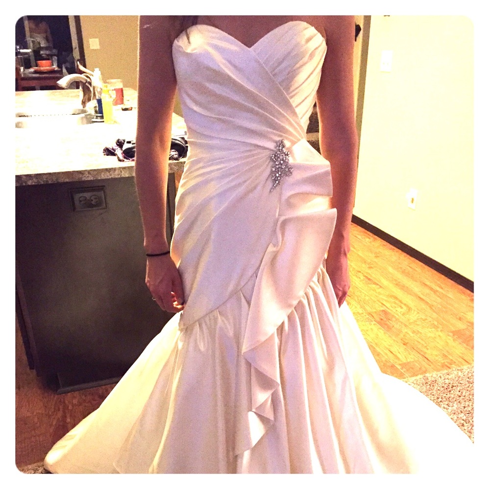 Simone Carvalli Wedding dress